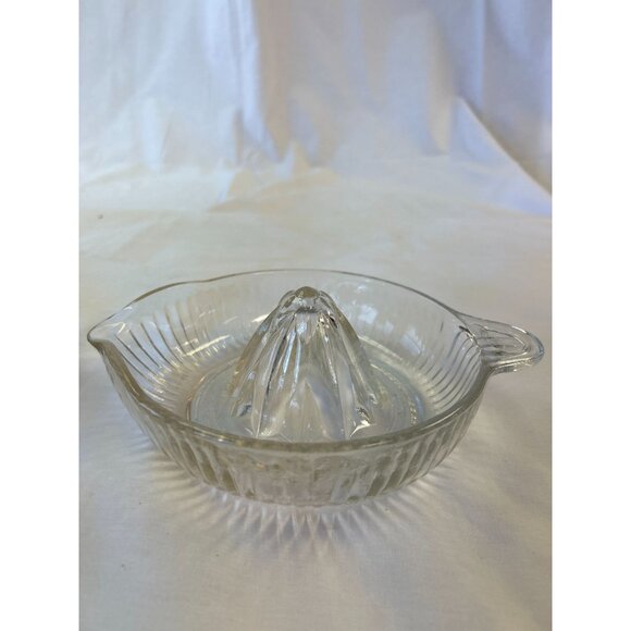 Vintage Clear Glass Citrus Juicer Reamer With Handle & Pour Spout - Picture 1 of 2